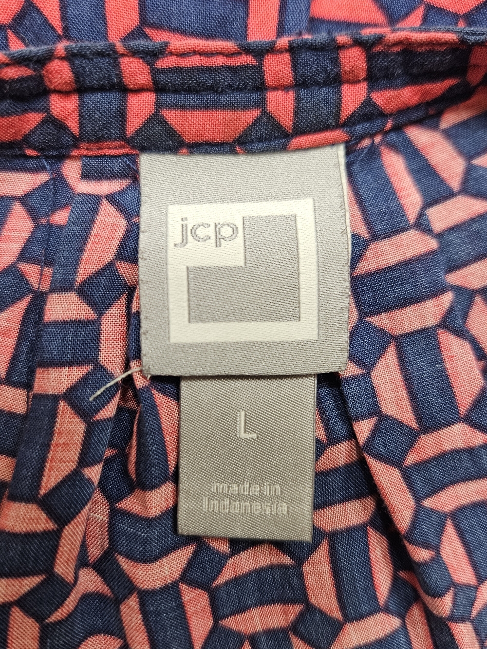 JCP Women’s Geometric Print Blouse – Size Large - Picture 11 of 11